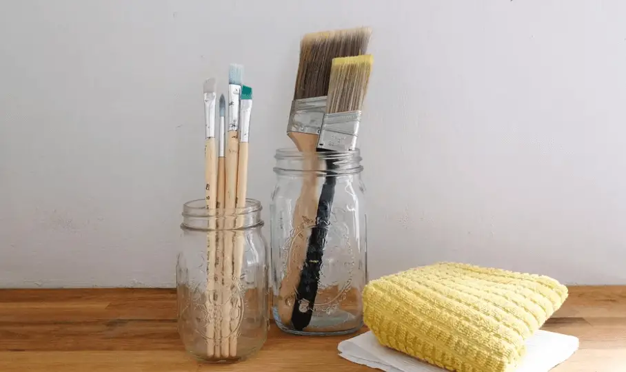 تنظيف فرش الصباغة والرسم